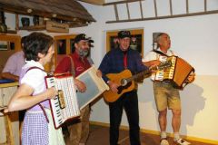 img_1371510588_547